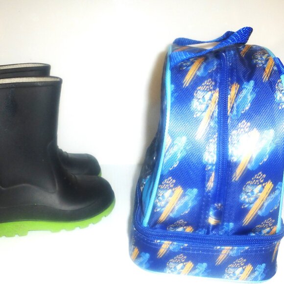 SHO1 - Kids RAIN BOOTS 7 & Heys Avengers Comic LUNCH BAG Lunch Cooler BACKPACK - Picture 3 of 12